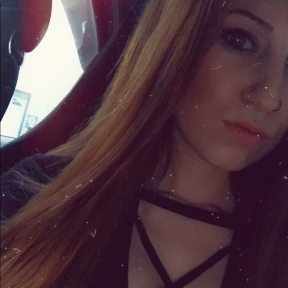 Meet your Posher, Caitlin